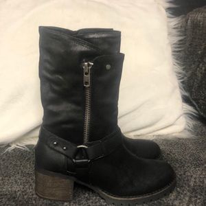 Carlos Santana boots